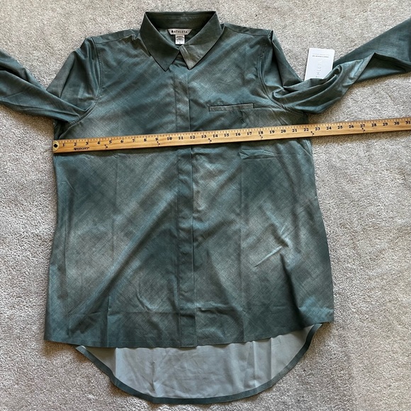 ATHLETA NWT URBANITE TOP SIZE LARGE SPORTY ACTIVE ATHLEISURE OUTDOORS - Picture 6 of 8